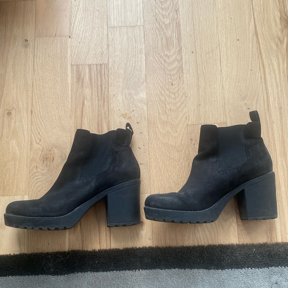 Chelsea boots